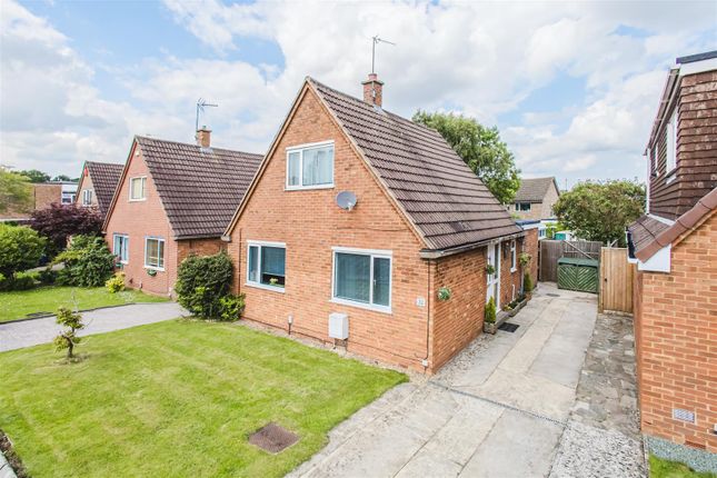 Thumbnail Detached house for sale in Guildford Avenue, Swindon