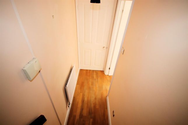 Semi-detached house to rent in Yately Close, Luton