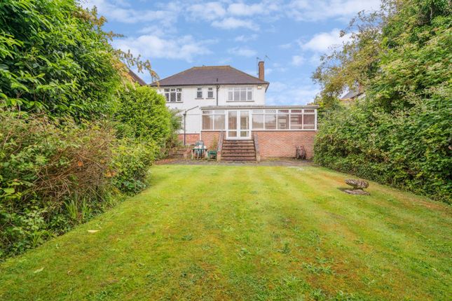 22a Avenue Rise, Bushey photo 4