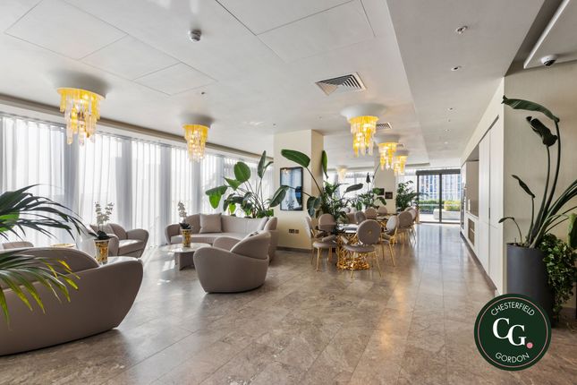 Penthouse for sale in Bondway, London