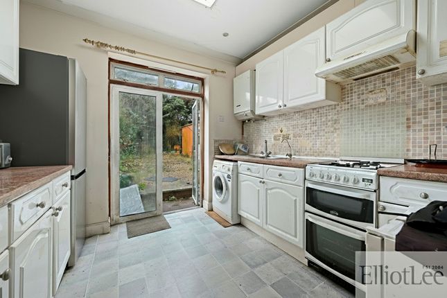 7 Orchard Gate, Greenford photo 4