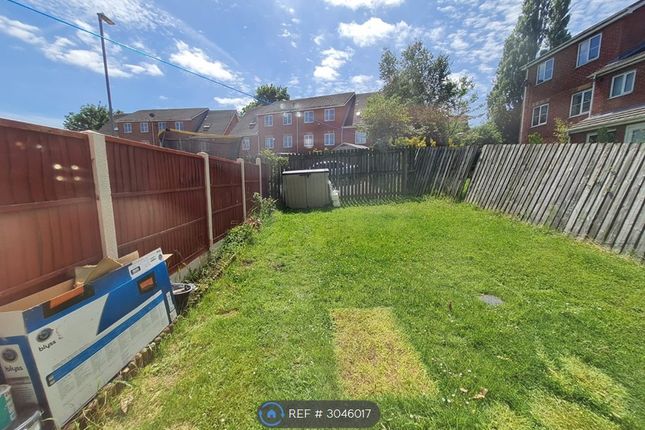 Raynville Gardens, Leeds photo 4