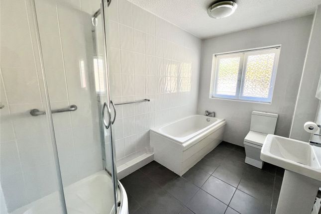 21, Gorseland Court, South Yorkshire photo 3