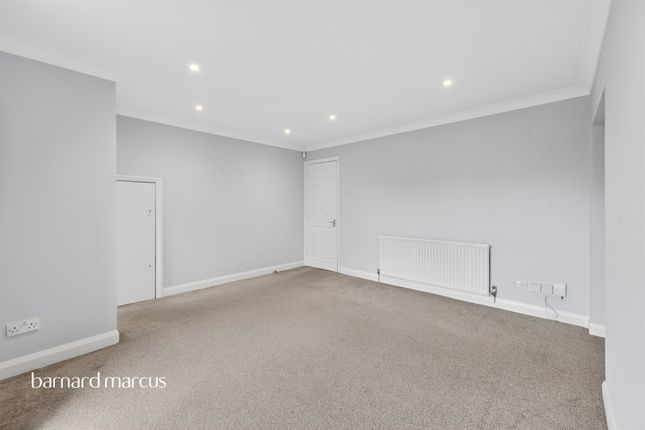 3b, The Parade, Epsom photo 4