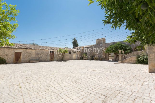 Block of flats for sale in Contrada Palazzelle, Modica, Sicilia