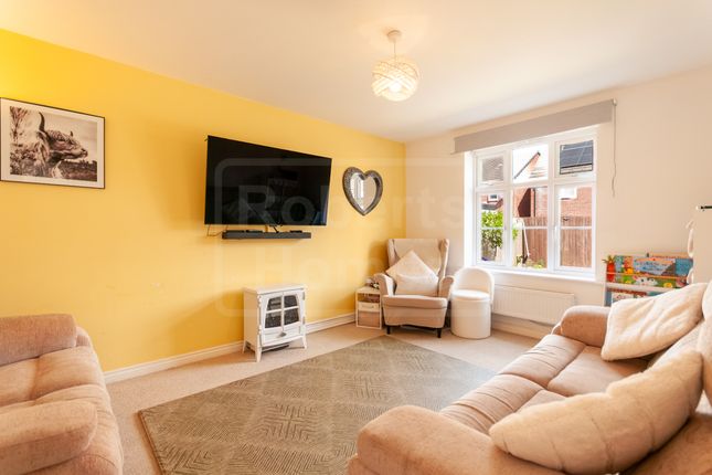 35 Golwg Y Mynydd, Godrergraig photo 4