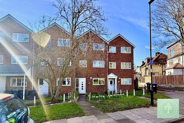 100 Linden Way, London photo 2