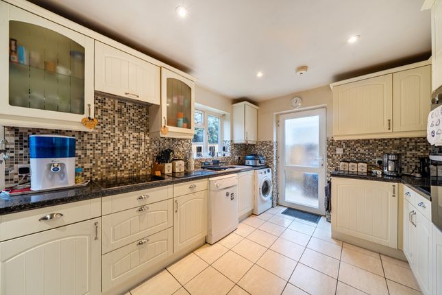 35, Godley Road, Surrey photo 3
