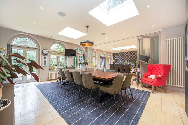 209, Hempstead Road, Hertfordshire photo 3