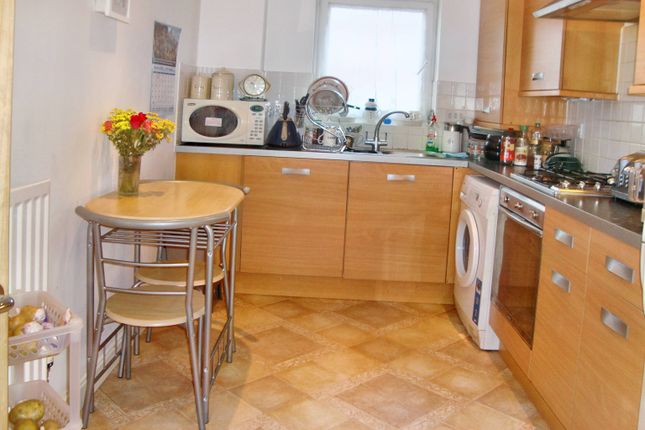 FLAT 4, MERIDIAN COURT, 226, Yeading Lane, Hayes photo 2