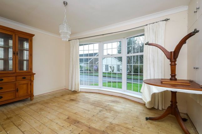 11, Eight Bells Close, Uckfield photo 2