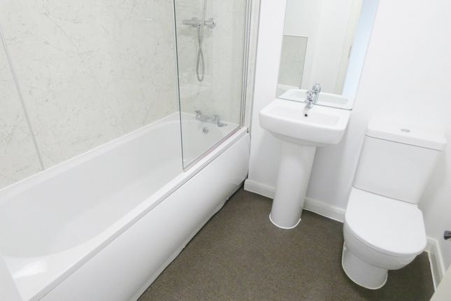 Flat 13 Robert House, 2, Starkie Street, Preston photo 4