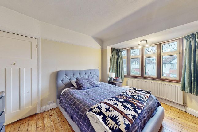 End terrace house for sale in Teesdale Gardens, Isleworth