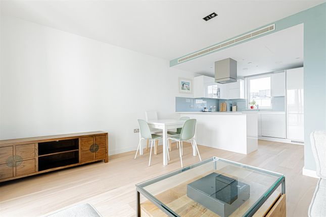 Flat for sale in Axis Apartments, Avantgarde Place, Shoreditch