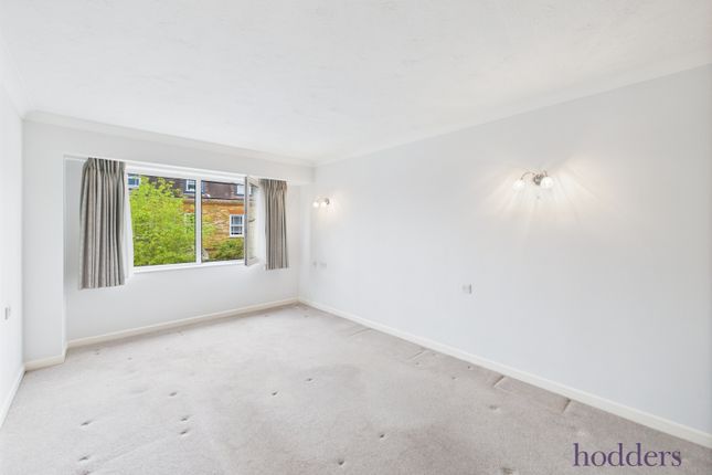 Flat 39, Bridge Court,, Springfield Meadows, Weybridge photo 3