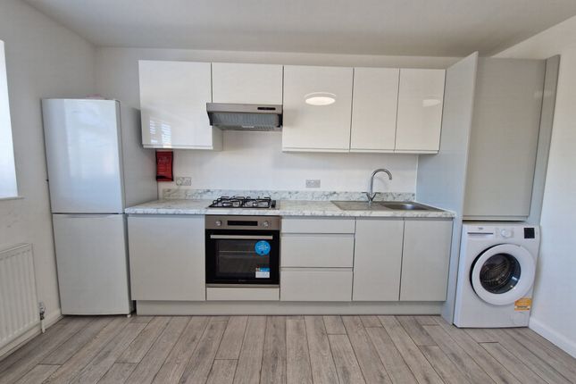 C 425, Hertford Road, London photo 2