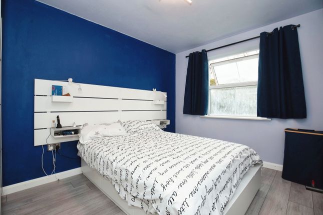 Flat for sale in Gillquart Way, Coventry