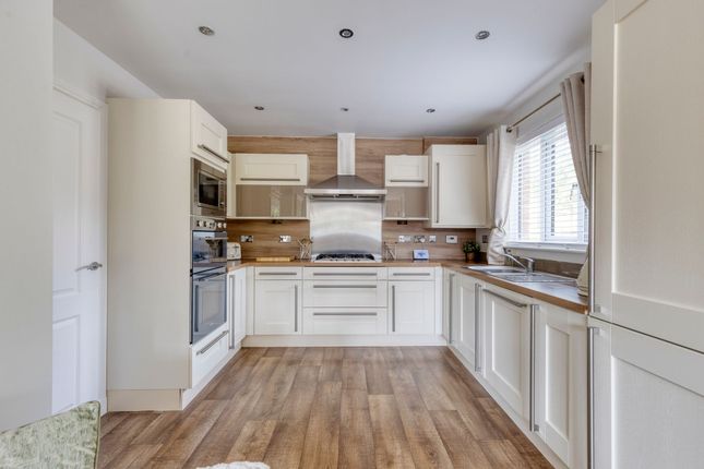 10 Sandland Grove, Nantwich photo 2