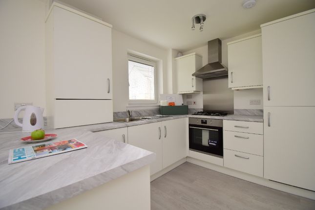 Flat 0-2, 14, National Court, Cowglen photo 5