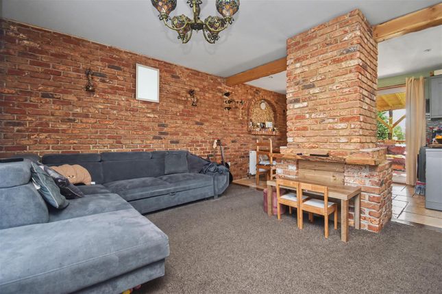 4, Nithsdale Road, Corby photo 2