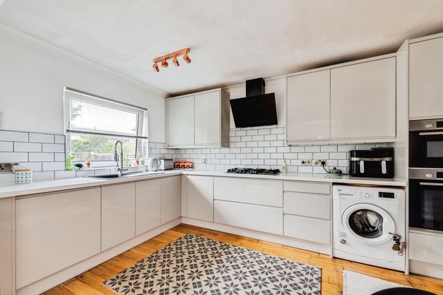 3, Berkeley Road, Thame photo 2