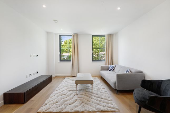 Twickenham Gateway, Bradshaw Close, Twickenham, TW1 photo 2