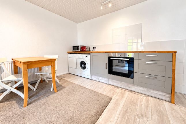 53, Mount Crescent, East Riding of Yorkshire photo 4