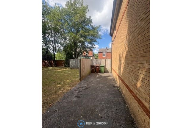 Mill Chase Road, Wakefield photo 3