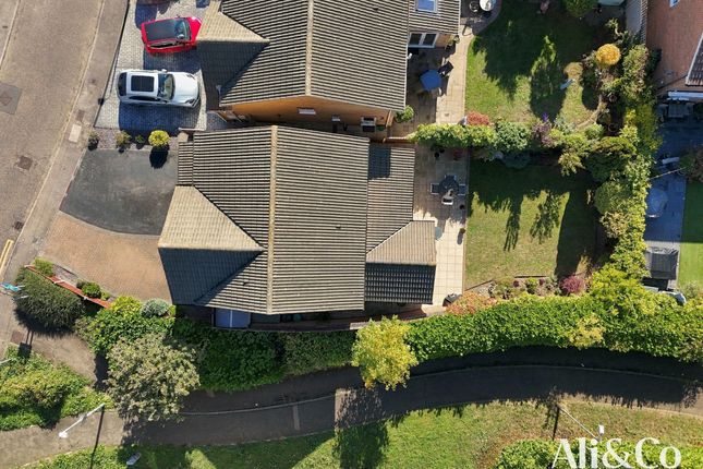 40 Calshot Avenue, Grays photo 4