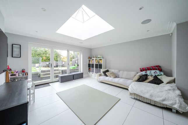 Sitwell House, 2, Hayden Close, Arkley photo 4