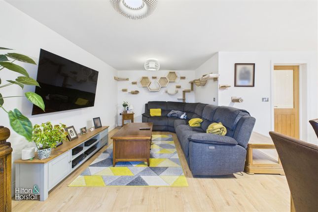 4, Rowan Drive, Foulridge photo 2