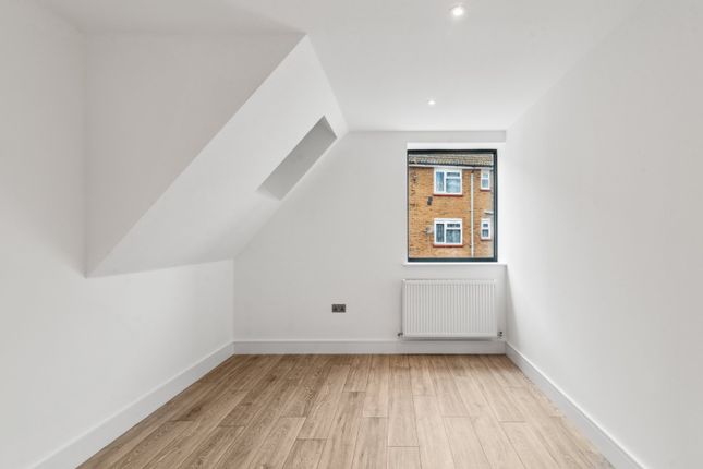 Flat 3, 22, Upper Square, Isleworth photo 4