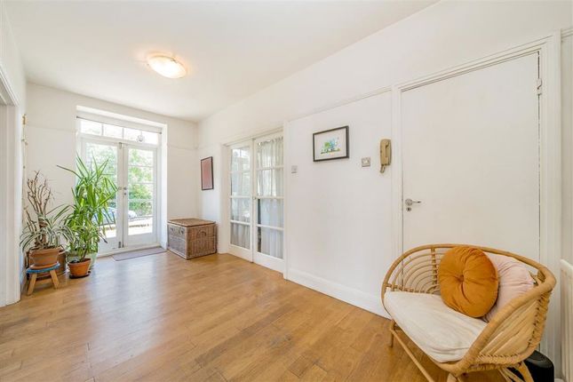 Flat 2, Conduit House, Hyde Vale, London photo 4