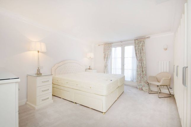 Earls Court Square, Earls Court photo 4