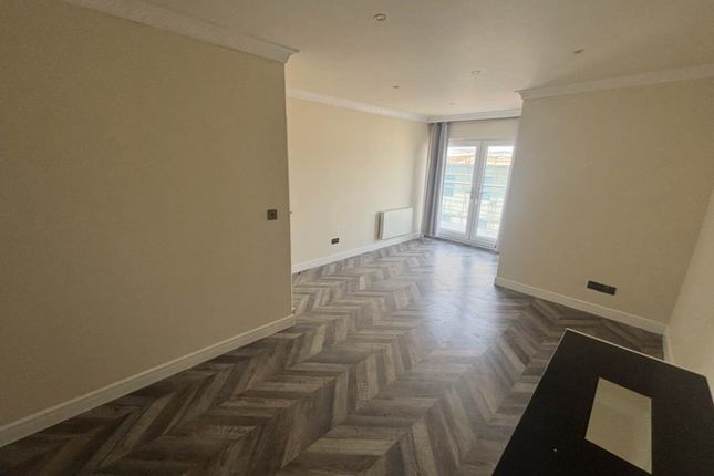 9, Cranbrook Mews, London photo 4
