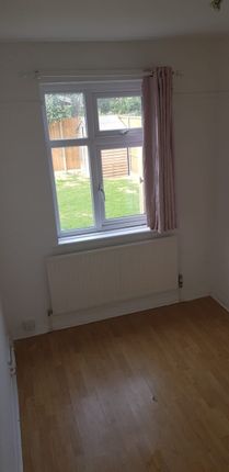 10, Westbury Road, Feltham photo 4