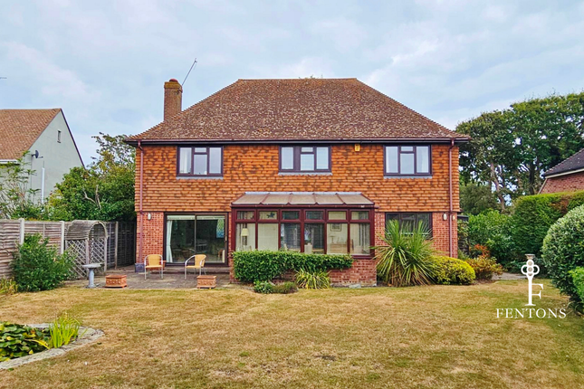 Brindle House, Turpins Lane, Frinton-on-Sea photo 3