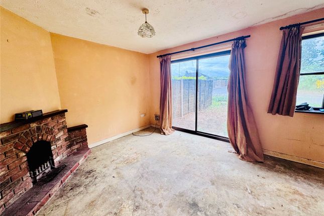 4, Meadow Court, Great Yarmouth photo 2