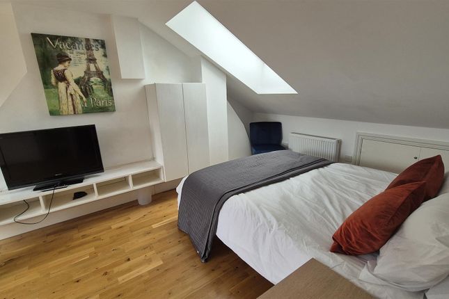 2nd Floor Double Bedroom