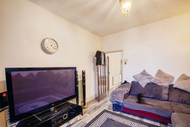 108, Scott Road, South Yorkshire photo 4