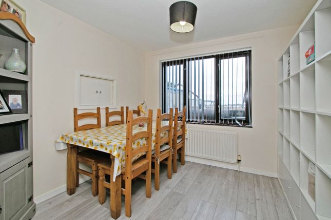 9, Martin Close, Cornwall photo 4