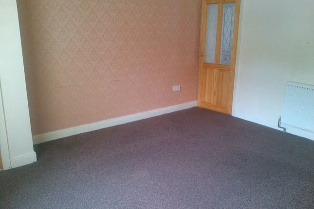 17, Spencer Road, Lidget Green photo 2