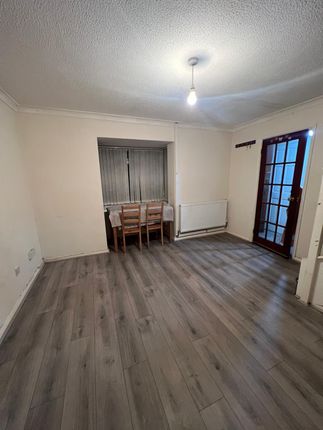 81, Biscot Road, Luton photo 2