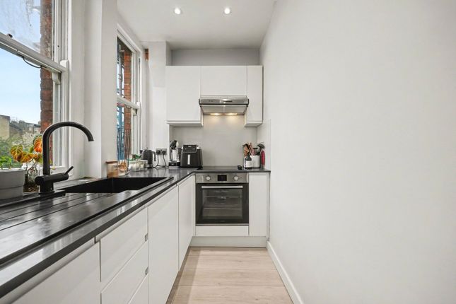 21C,, Hemstal Road, London photo 2