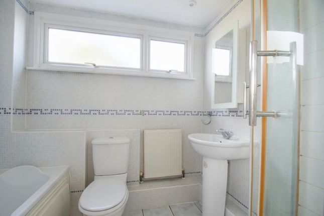 Room 1, 9, Nobles Way, Egham photo 4