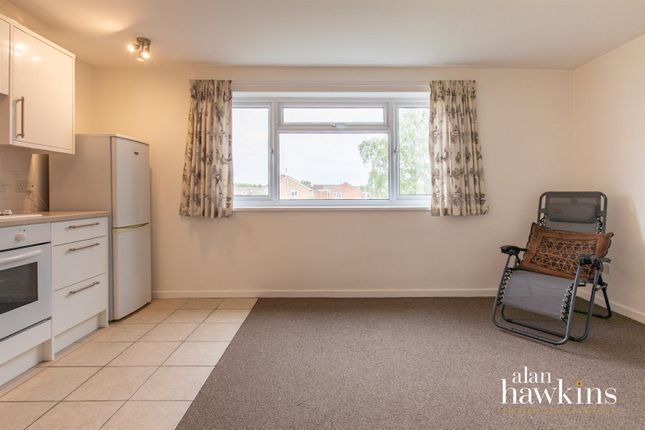 14, Marlborough Court, Royal Wootton Bassett photo 4