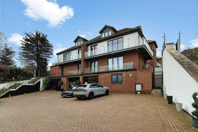 Duplex for sale in Eden Lodges, Chigwell