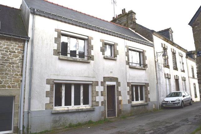 Terraced house for sale in 56160 Guémené-Sur-Scorff, Morbihan, Brittany, France