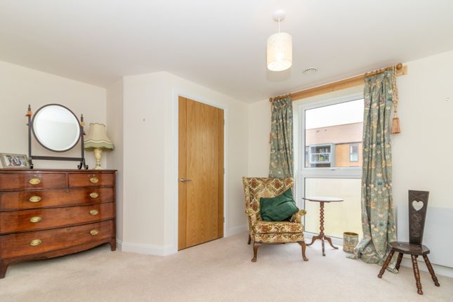 Flat to rent in Wayfarer Place, The Dean, Alresford, Hampshire