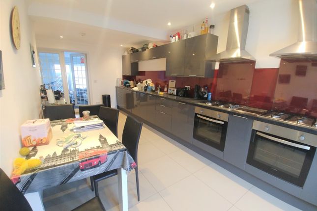 7, Edwin Road, Edgware photo 2